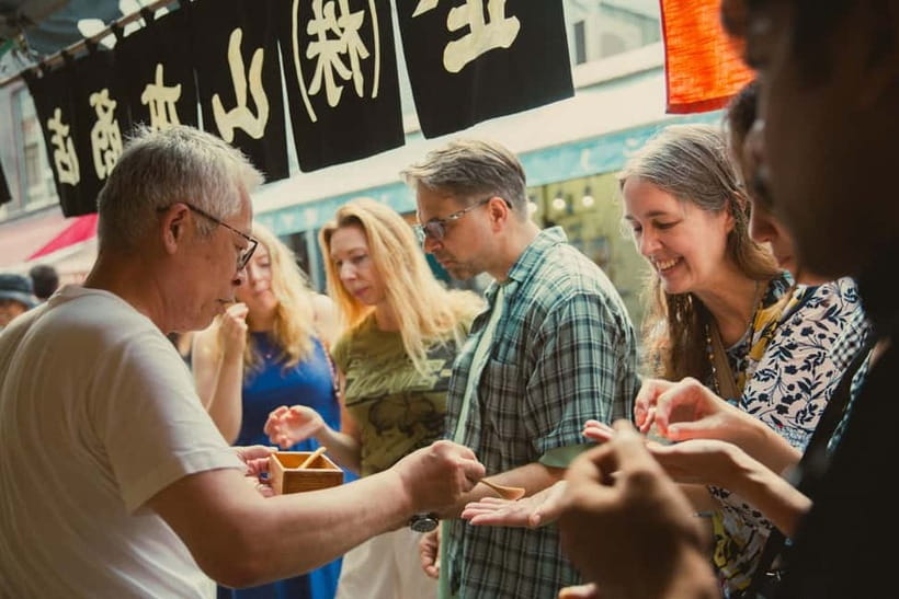 Tokyo: Tsukiji Fish Market Culture Tour with Sashimi Tasting - Finding seasonal food in a maze of shops