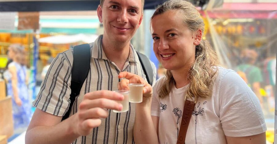 Tokyo: Tsukiji Fish Market Guided Walking Tour - Why Tsukiji works better with a guide