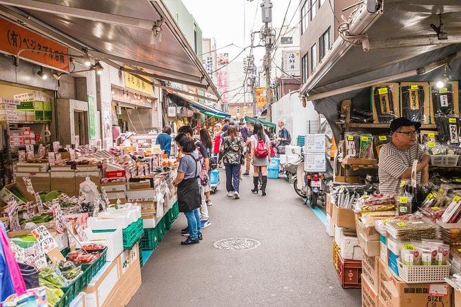 Tokyo : Tsukiji Fish Market Tour with Fresh Sashimi Tasting - What the guide adds beyond a map