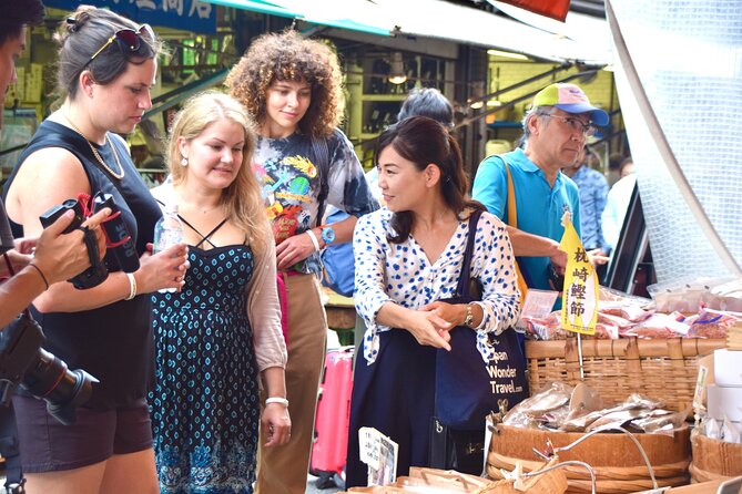 Tokyo : Tsukiji Fish Market Tour with Fresh Sashimi Tasting - A 90-minute route with real food stops
