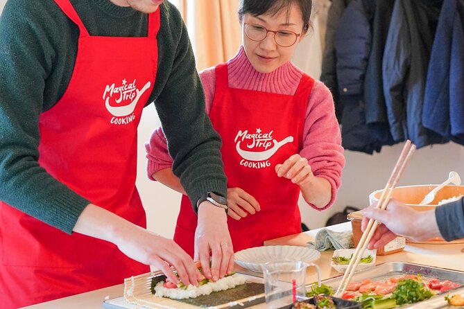 Tokyo Washoku 4-hour Cooking Class: From Market to Table - Walking from the market to the cooking studio