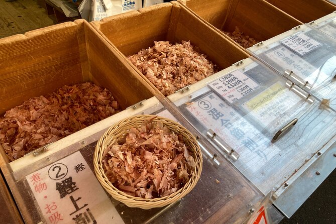 Tsukiji Fish Market Culture Walking and Food Tour - What guide Inoki adds to the morning