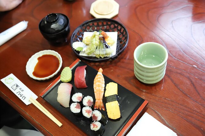 Tsukiji Fish Market Guided Tour and Sushi Making with Pro Chef - What you eat at the end