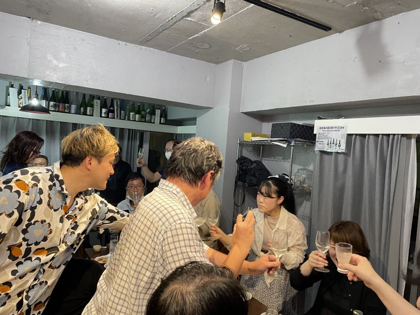 Tsukiji: Unlimited Sake Tasting Experience - Temperature changes the sake in your glass